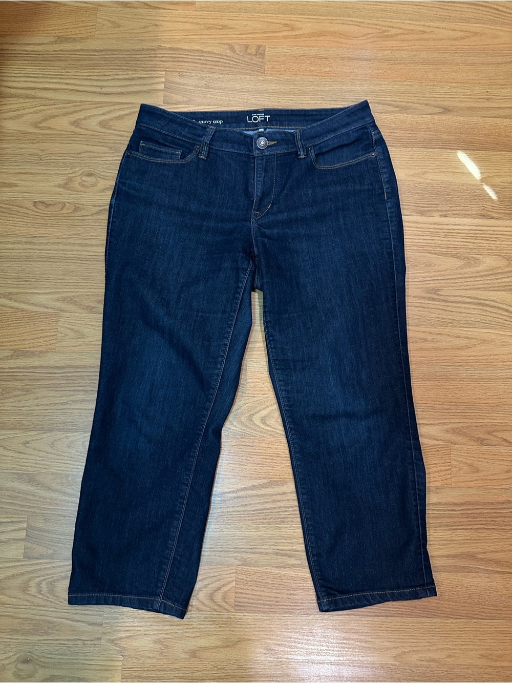 LOFT Dark Indigo curvy crop size 28/6